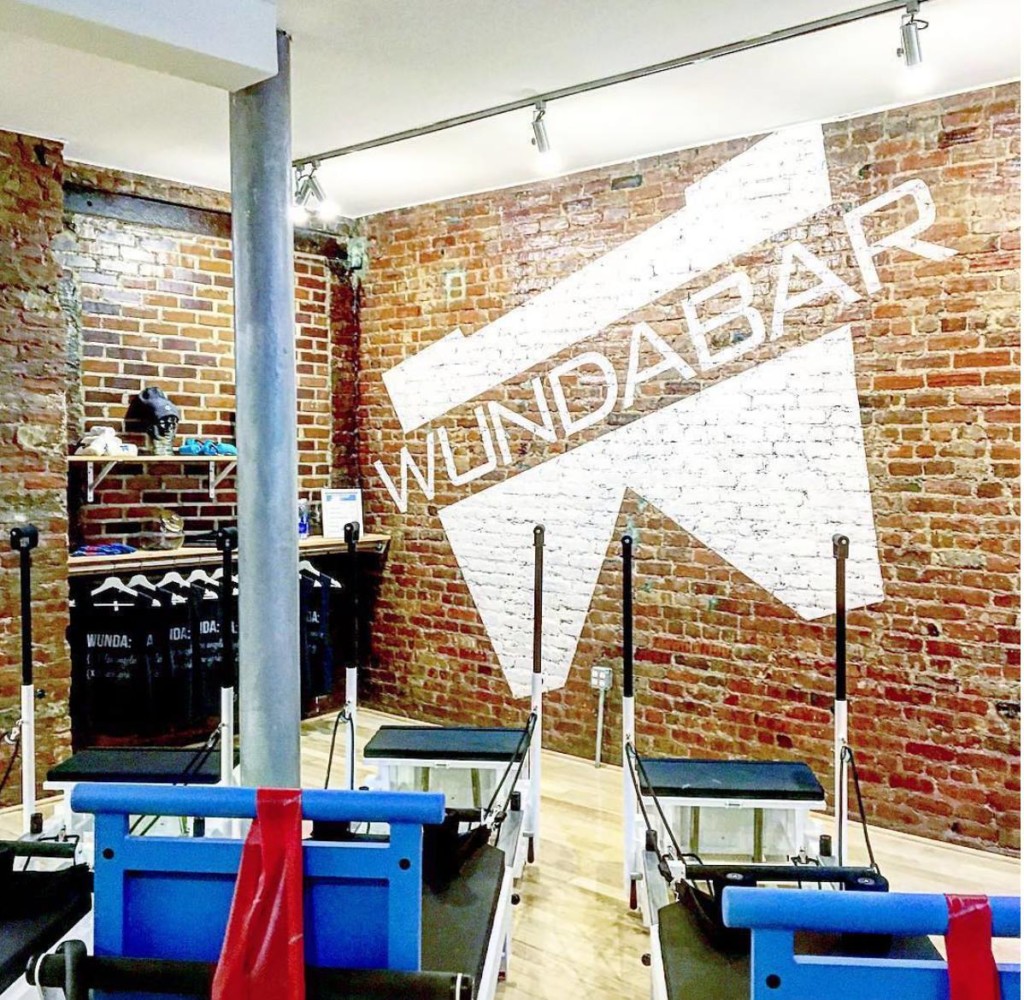 wundabar-pilates-the-strong-movement-strong-girl-los-angeles-min