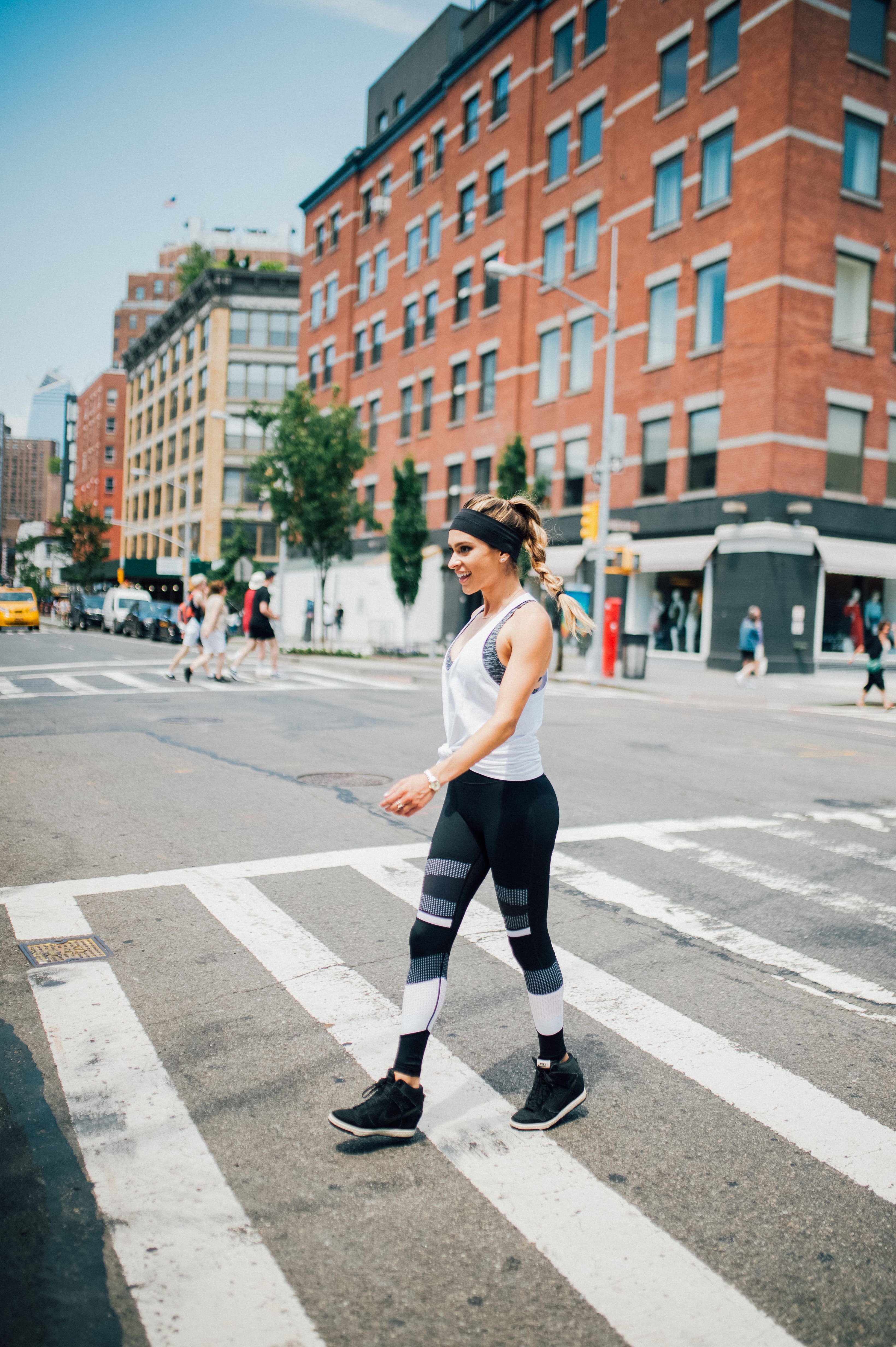 fitness fashion tsm the strong movement activewear athleirsure ailis garcia new york minute-64-min